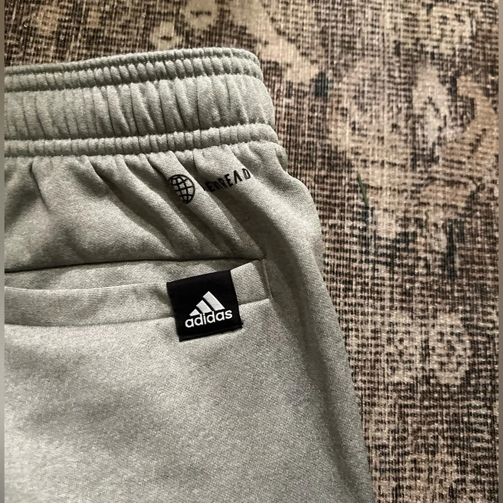 Adidas Game & Go Tapered Pants Mens Grey Aeroready Zippered Ankle Medium